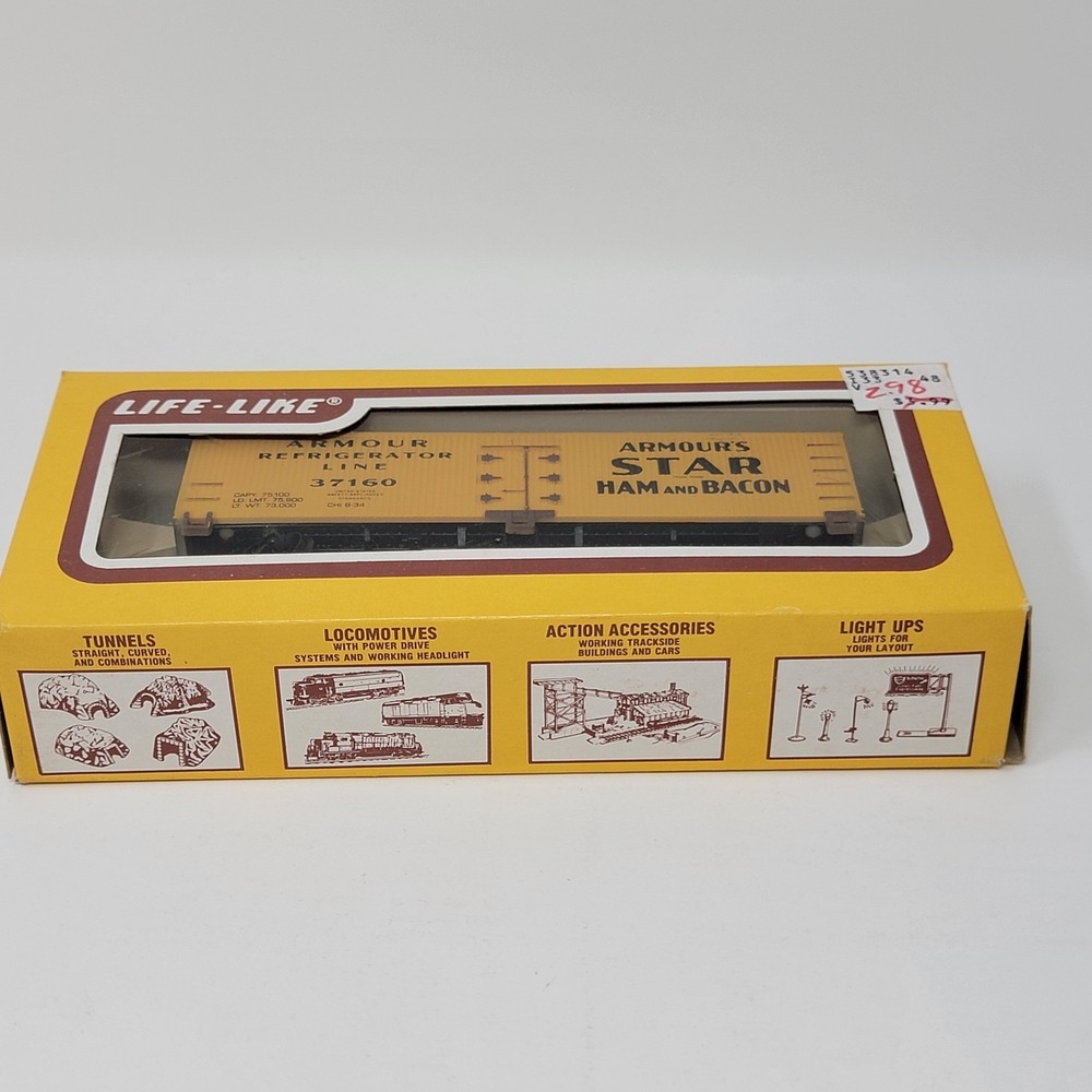 Life Like HO Scale Train Armour's Star Ham Bacon Refrigerator Car 8505 Unopened - Picture 6 of 10